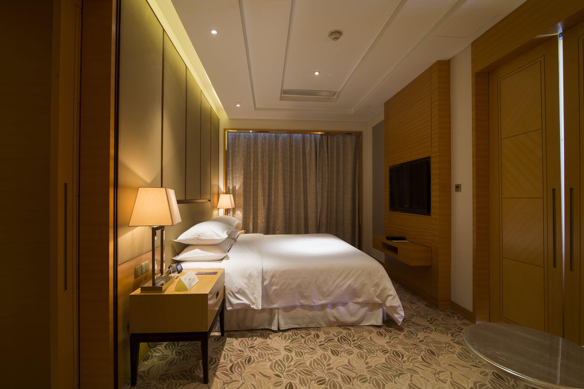 Sheraton Qingdao Jiaozhou Hotel Экстерьер фото