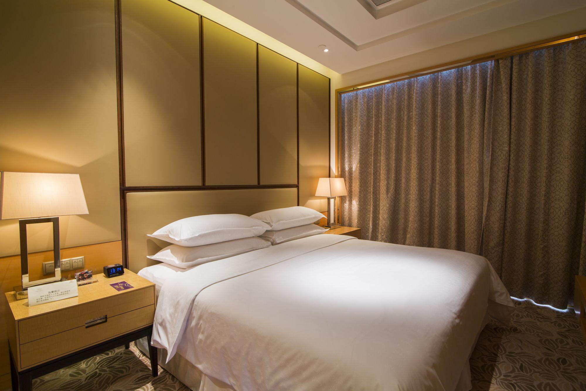 Sheraton Qingdao Jiaozhou Hotel Экстерьер фото