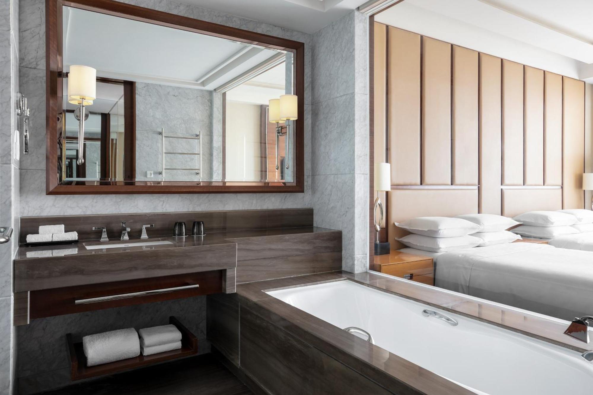Sheraton Qingdao Jiaozhou Hotel Экстерьер фото